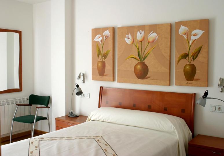 Two-Bedroom Apartment,1272882433:JPEG