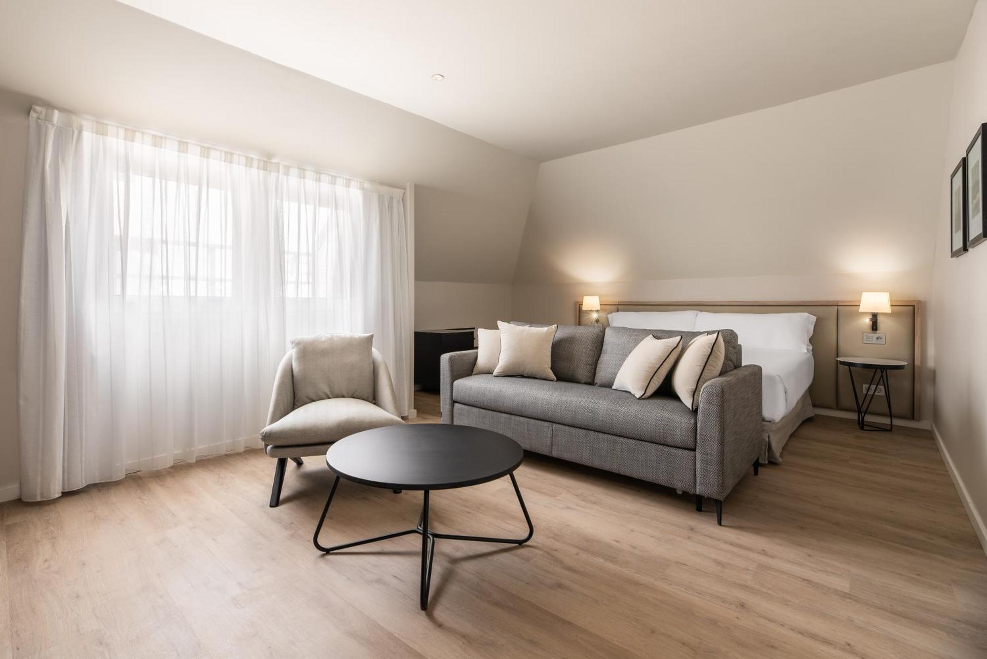 Premium Queen Room