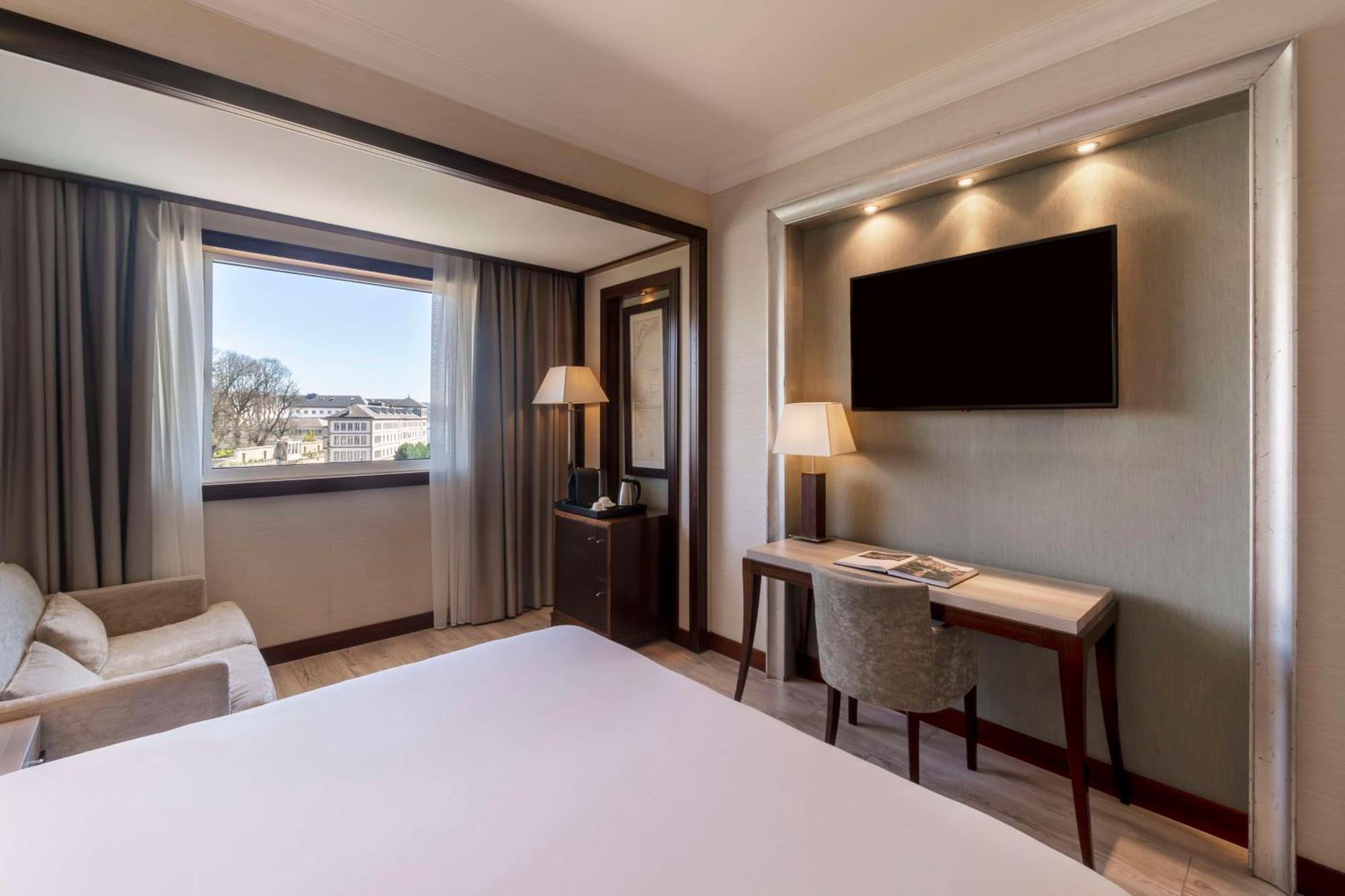 Habitación Doble Superior con vistas a la ciudad y cama supletoria - 1 o 2 camas